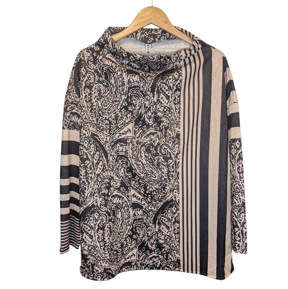 Uoozee Black and Cream Patterned Long Sleeve Loose Pullover Top Size Small